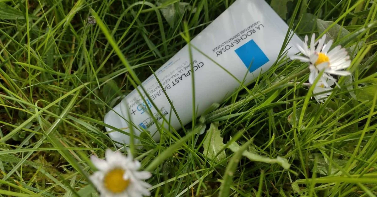 LA ROCHE POSAY CICAPLAST BAUME B5 i naturen