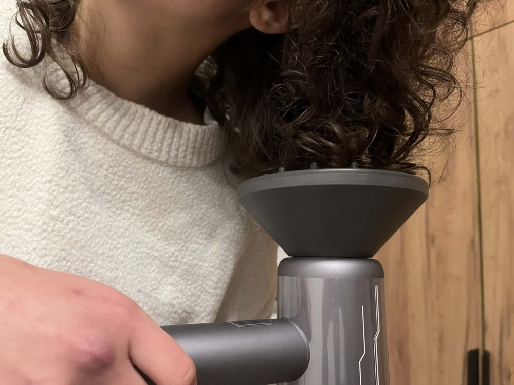 Jeg bruger Milux Pro med diffuser til krøllet hår